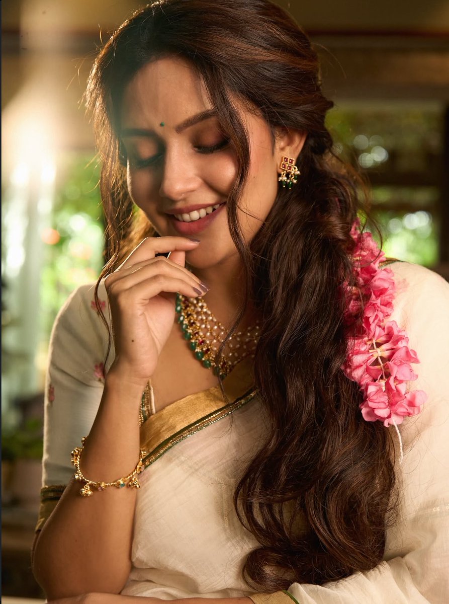ctcupdates's tweet photo. #MahimaNambiar 🤩 https://t.co/rM8utvf1WX