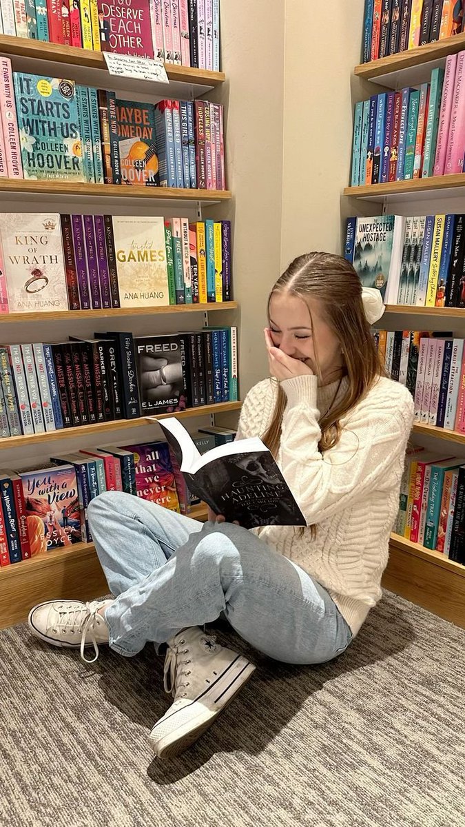 Larasvisusls's tweet photo. One of the greatest impacts of reading is that you don’t just gain knowledge; you develop intellectual maturity. https://t.co/nmEIkJGeoR