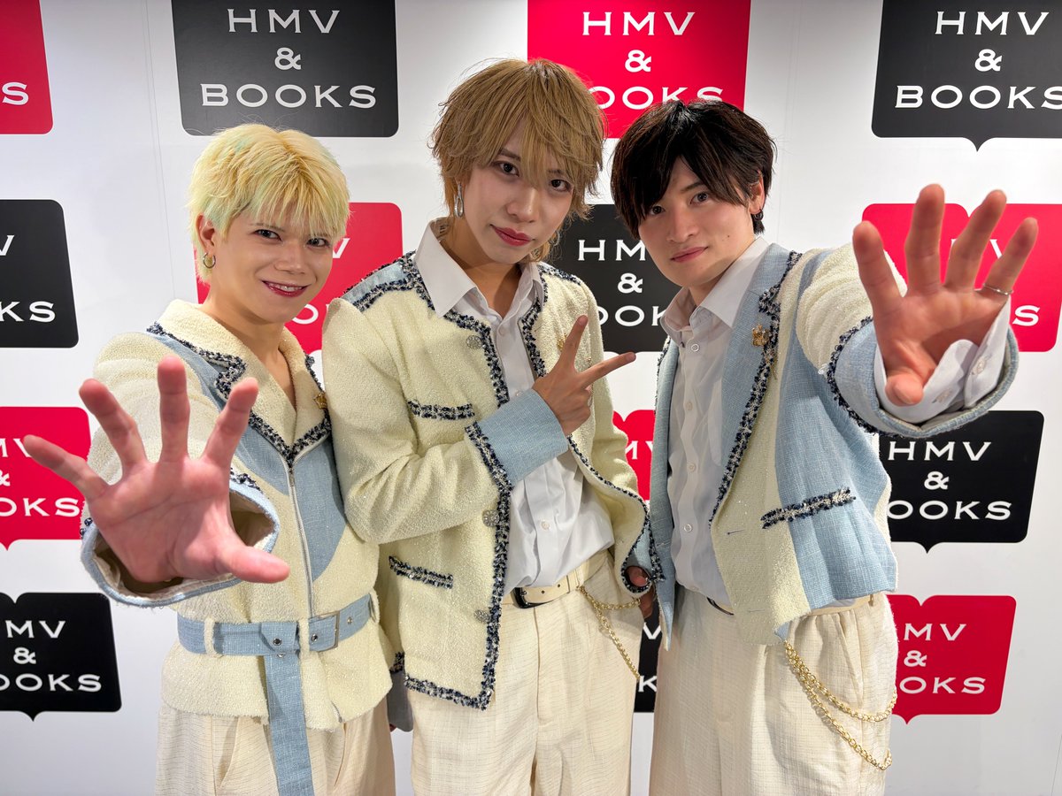 kinhai_official's tweet photo. ✨【キンハイイベント御礼】🪽

HMV & BOOKS SHIBUYA 5F
単独フリーライブ開催できました！❤️‍🔥
直前の告知となってしまった中、
お集まりいただき本当にありがとうございました🪽✨

明るく、綺麗で、素敵な会場
ぜったいまた戻ってきましょう！

次回は明日8/30(日)
川崎LA CITTA DELLA 中央噴水広場！⛲️

8月締めくくり、
キンハイと過ごしてください！🍉

⬇️イベント詳細はこちら⬇️
https://t.co/D3jZSehRv1