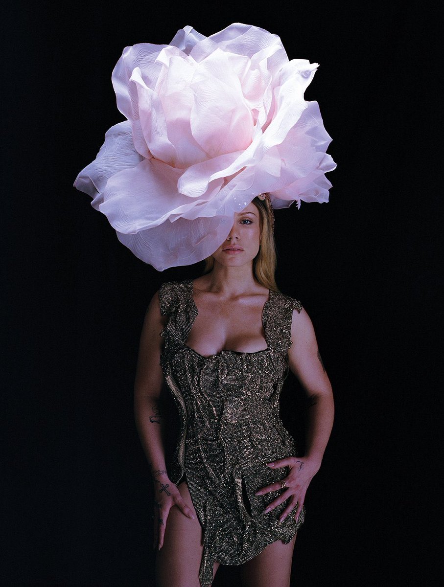 iriptheslitt's tweet photo. slayyyter for i-d magazine https://t.co/iLiozwv5Od