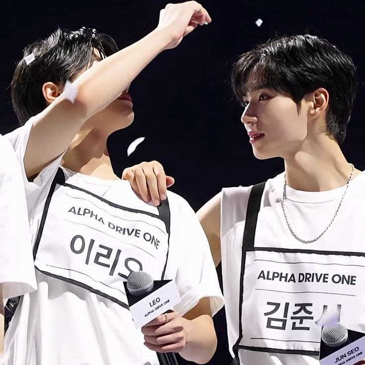 junseoink's tweet photo. now everything makes sense as to why leo said that he and junseo were supposed to be close during b2p, but 'somehow he end up in the middle of junseo and sangwon', bc he already know junseo and he searched him up before b2p, my shayla 😭 https://t.co/H3VAzv4XE2