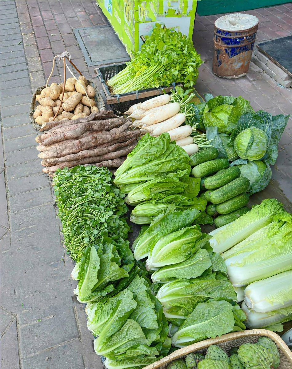 nerip501916's tweet photo. Stock up on farm-fresh eggs, crisp veggies and whole-grain bread at our neighborhood farmers' market this Saturday—perfect for healthy weeknight meals!， https://t.co/kWV4pwhn7S