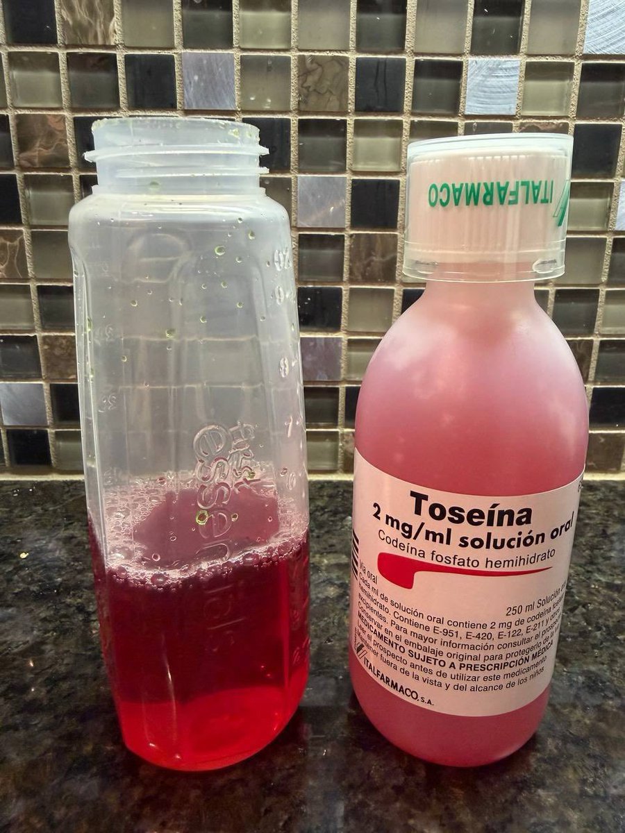 onlypharmacisti's tweet photo. TOSINA https://t.co/QJtf6ehmbU