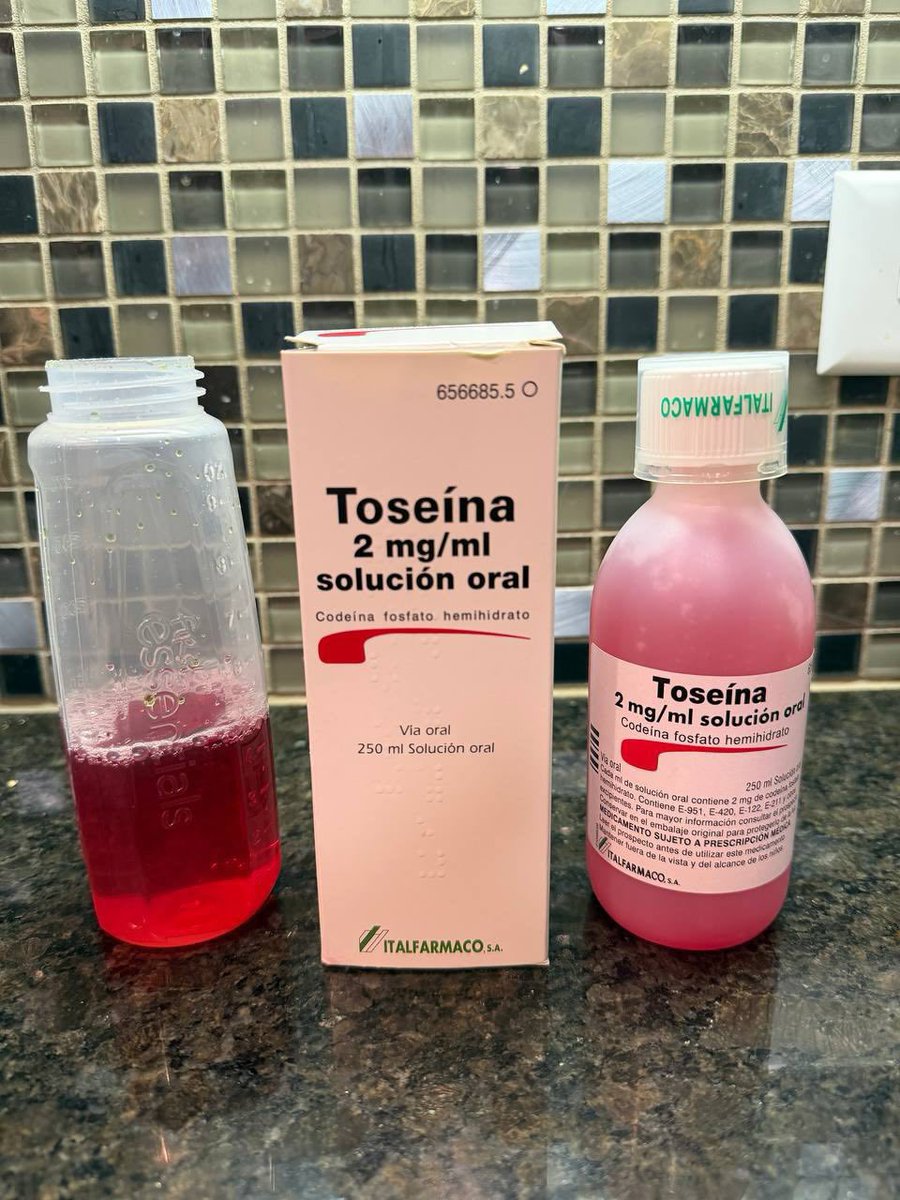 onlypharmacisti's tweet photo. TOSINA https://t.co/QJtf6ehmbU