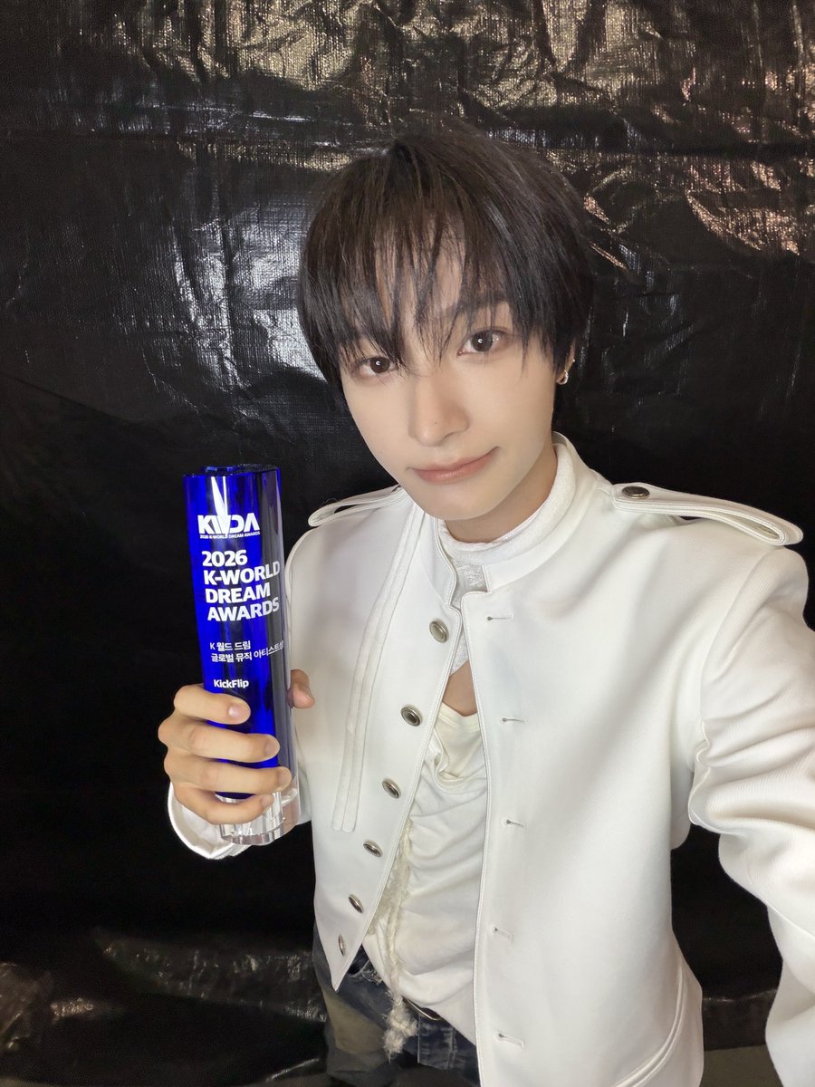 kickflip_jype's tweet photo. [#동화]
안녕하세요 위플립!! 동화입니듀! 우선 상 받을 수 있게 열심히 저희 응원해 주시고 사랑해 주셔서 감사합니당 ㅜㅡㅜ 잉잉 🥹🥹 저는 위플립 없으면 아무것도 못하는 사람이라 항상 위플립이 제 옆에 있어줘야 해요!🥹 상 받는 거 당연하게 생각 안 하고 항상 겸손하게 행동하겠습니당!🥹❤️‍🔥 따랑해여 잉잉잉ㅇ잉이이이이잉ㅇ이잉ㅇ이이이잉이잉 ❤️❤️❤️❤️❤️❤️❤️❤️❤️❤️❤️❤️❤️❤️