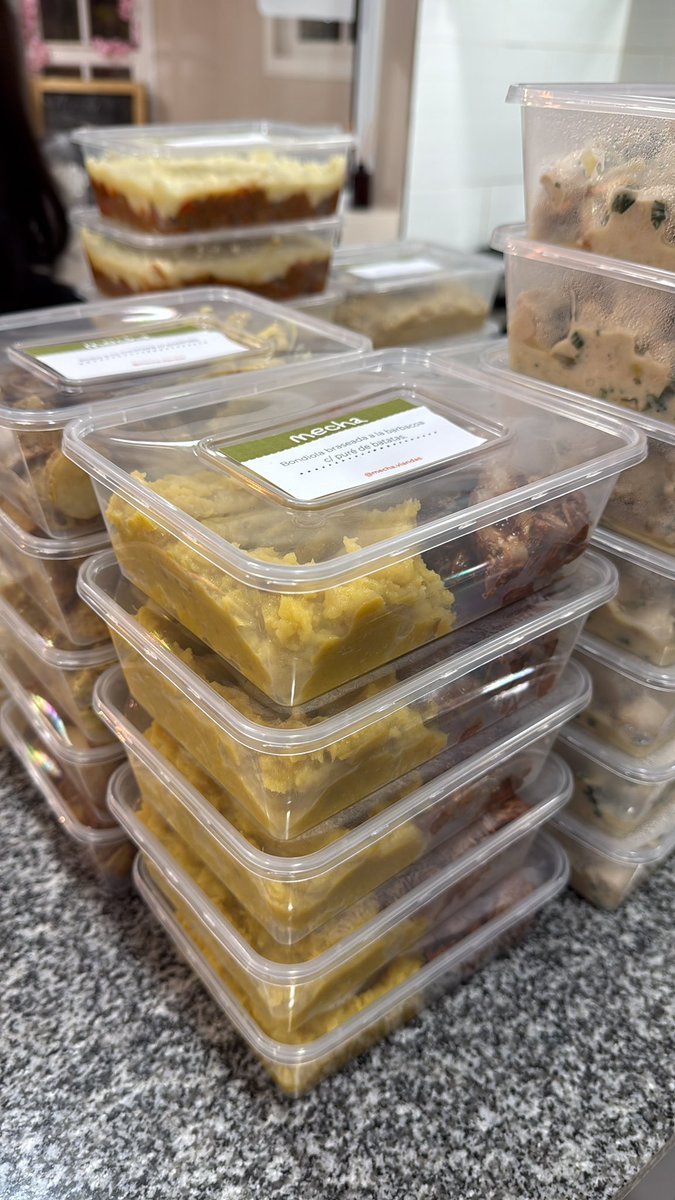 m_penacca's tweet photo. Les quiero compartir nuestro emprendimiento, se trata de Mecha, son viandas súper caseras y abundantes, la mejor alternativa para el delivery.

Estás exquisiteces tienen un precio de $13.900, y como Twitter es servicio, les regalo un cupón del 10%, quedando a tan solo $12.500 c/u https://t.co/2PZ6VR3o80