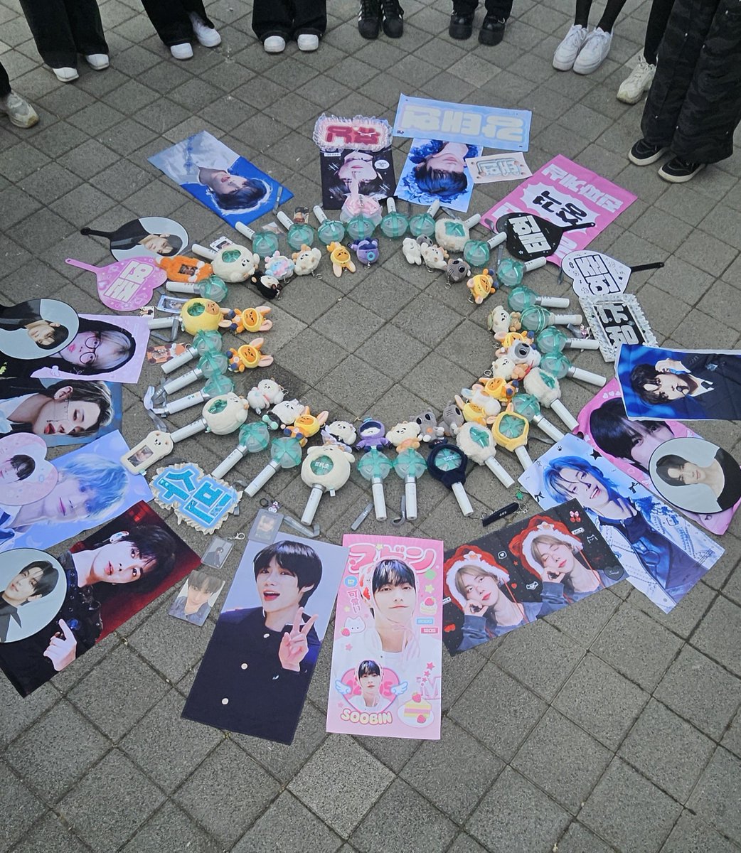 ggyu_aa's tweet photo. #모아트친소 #모구모구 
오프뛰는거 좋아하는 모아랑 트친해요♥︎
콘서트 전에 미리미리 친해지구 싶어서!

(인용해주는 트친 내 평생트친♡)

♡=f
@=반모 https://t.co/HD9Al7ksGF