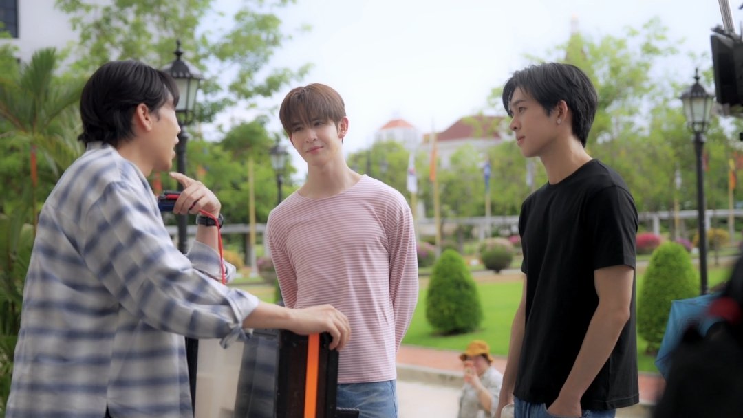 MrFanboySeries's tweet photo. รักสุดใจนายแฟนบอย The Documentary 📸

The Industry “ วงการบันเทิง ”
💻 : https://t.co/gLx8ASsIP8

MR FANBOY DOCU
#เรื่องนอกบทMrFanboy https://t.co/eIBb8Y4Hpo