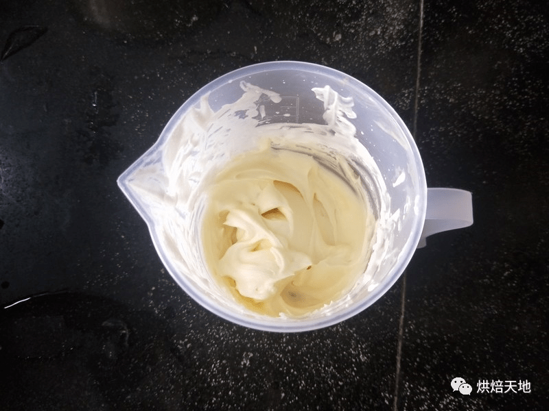 Willan05919069's tweet photo. Made my first home-cooked matcha latte today without any fancy tools—just a regular mug and a whisk. Small win, huge mood upgrade for my work mornings! https://t.co/9IGAI6C4W1