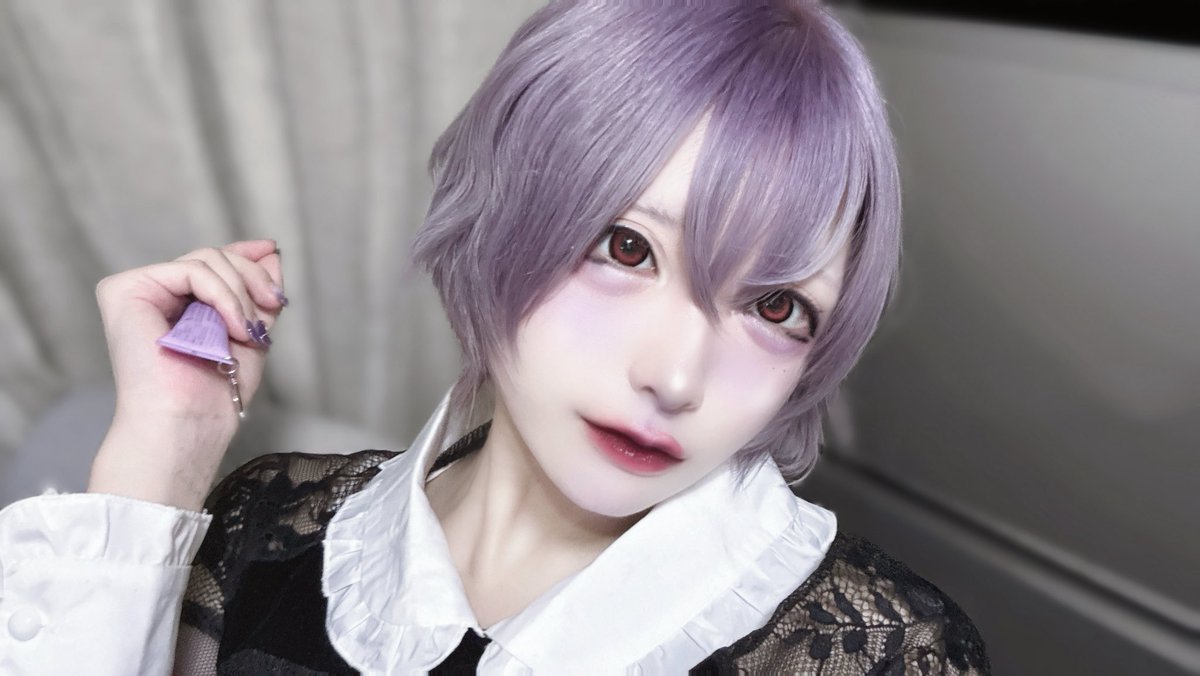 su1m_q's tweet photo. 派手髪 赤コン ショート https://t.co/rE8aeOrYHq