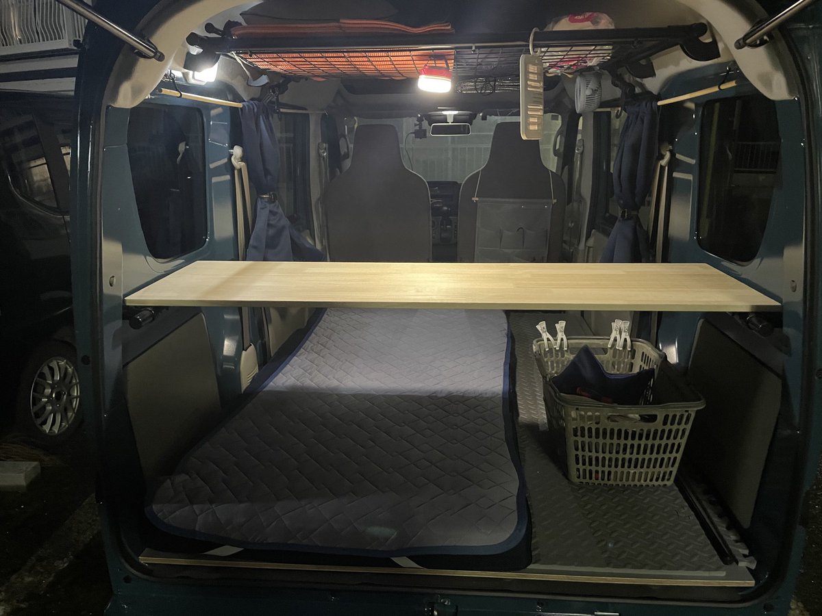 _Sibakichi_'s tweet photo. 先月納車されたエブリイは、車中泊仕様にDIYは完了しました。これで月1位、温泉や山や海に車中泊に行きたいと思います。
将来的には、北海道一周と種子島にロケット発射見学車中泊旅に行く予定です。 https://t.co/pMuM1SBloS