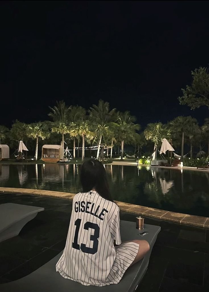myroyalatte00's tweet photo. 13, 23, 33, 2023🤝🏻✨️ #jenselle #royalatte https://t.co/KgqKNkh57X