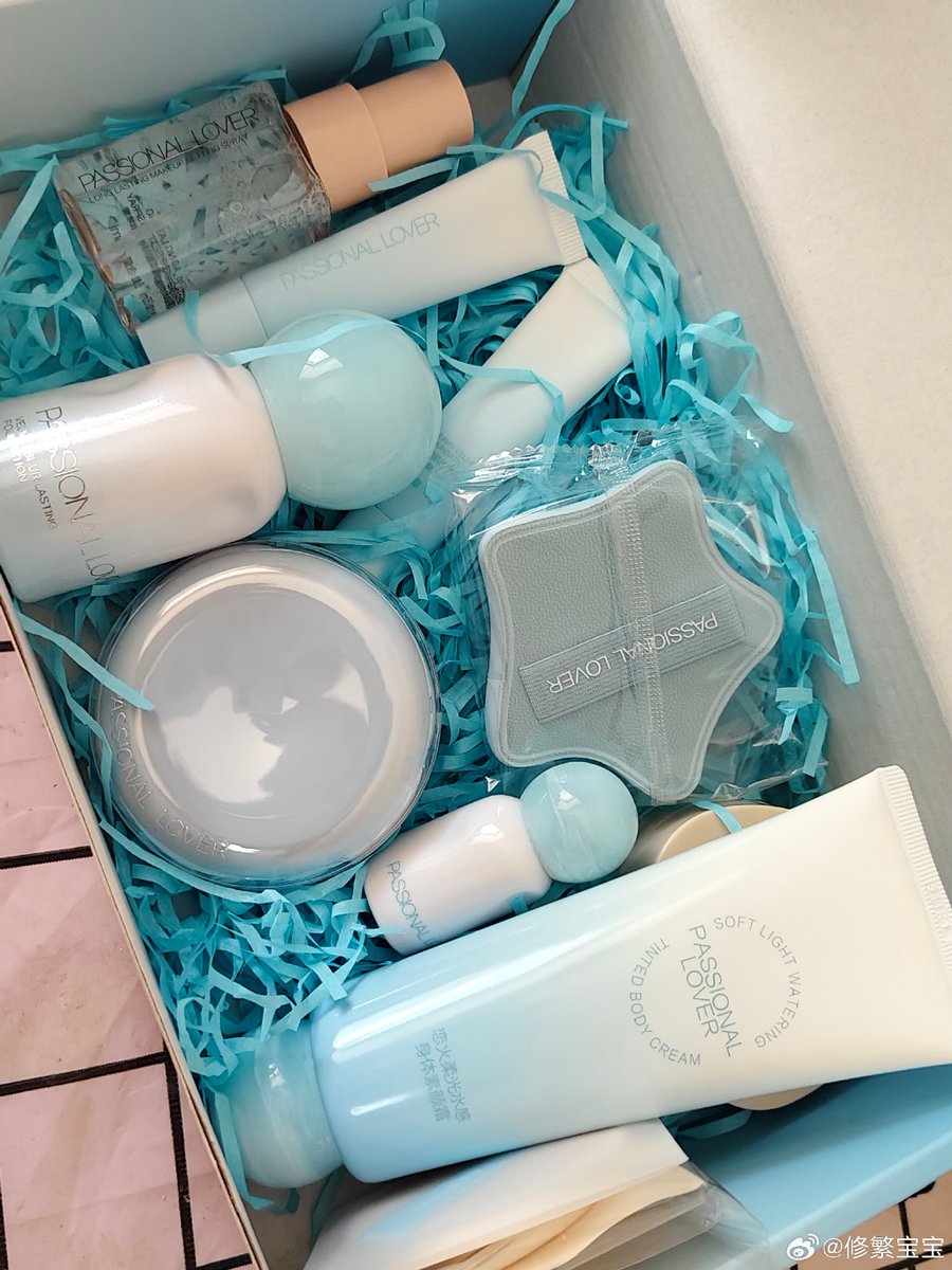 Mariala29's tweet photo. Just had the most satisfying unboxing – my long-awaited skincare order arrived perfectly packed and spotless! No damage at all, so excited to test these new products ， https://t.co/BOVwcSFee0
