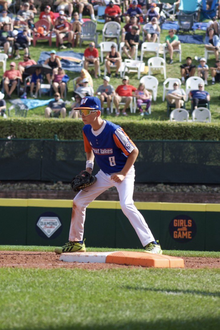 TheReportOhio's tweet photo. Bob Frazier laces a 3-RBI triple to help West Side build a 4-0 lead over Iowa in the first inning  📸 @bramble_noah14 https://t.co/tqavjQN9NK