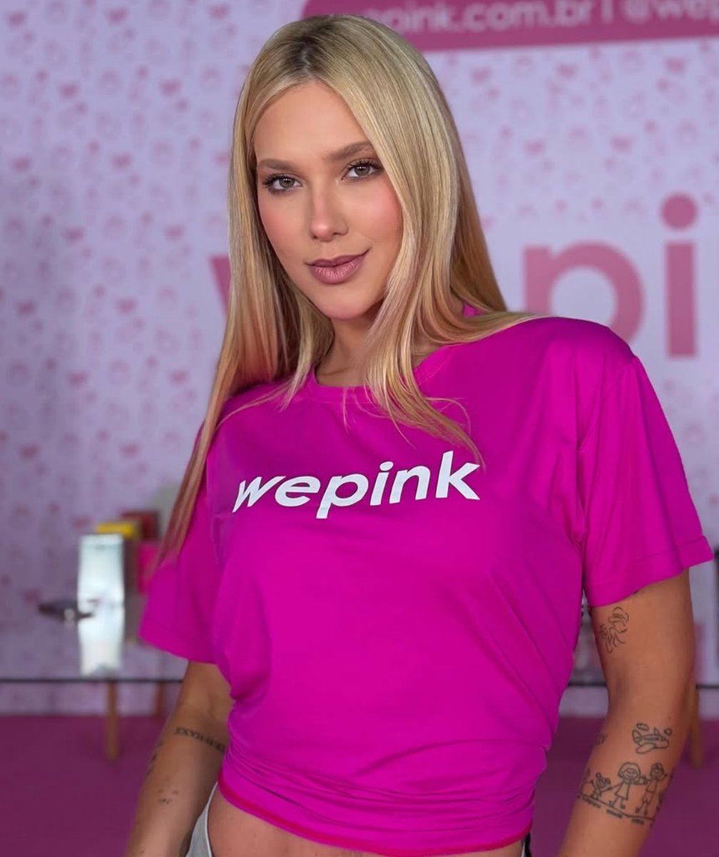 rindocasal's tweet photo. 🚨WePink de Virgínia Fonseca, prepara o lançamento de uma nova marca a “WeHot” com produtos íntimos para casais! 😳🔥 A marca pode incluir lubrificantes e outros itens para deixar a coleção ainda mais “apimentada”! https://t.co/ynCYQld0rl