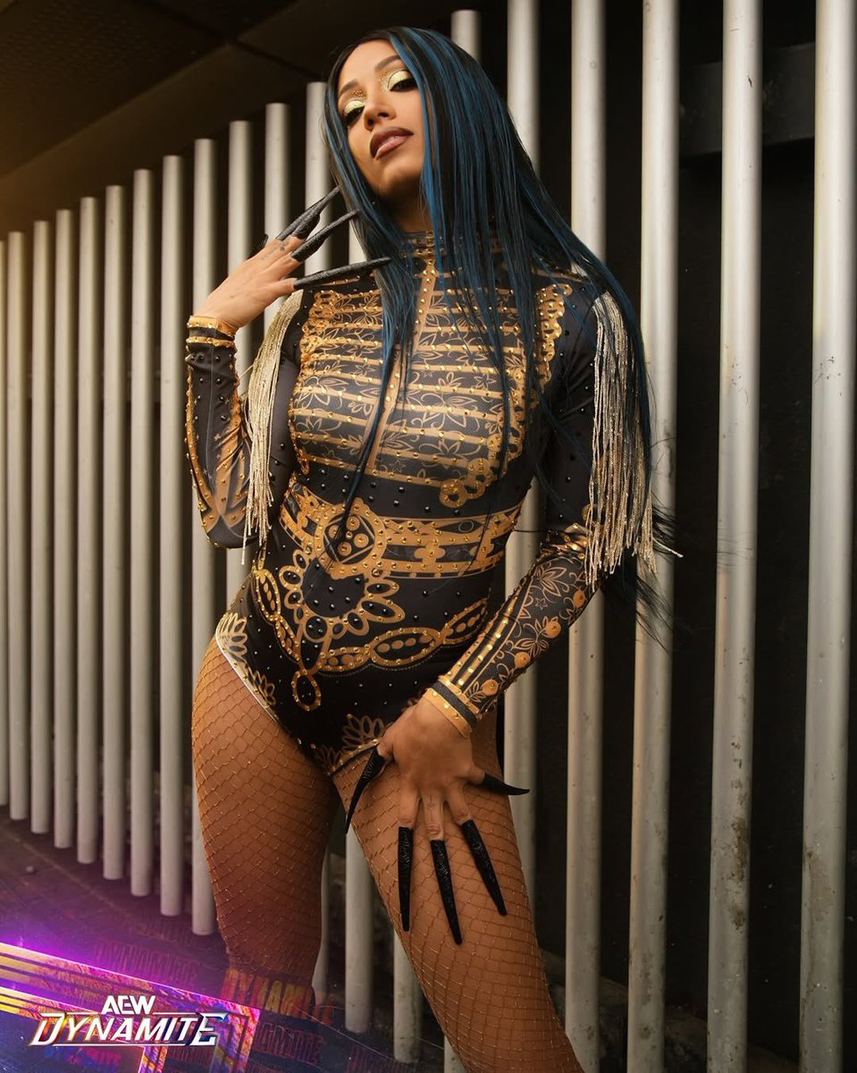 CEOKREW's tweet photo. “Pretty things cut the deepest” 🖤

Mercedes Moné IG 📸 https://t.co/46UInuzdY1