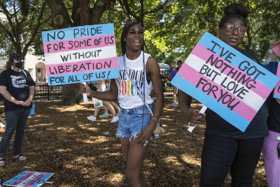 MarioNawfal's tweet photo. 🇺🇸🏳️‍⚧️ A new HHS-funded study has found a link between gender ideology and political violence...

1,208 U.S. adults were asked about their views on gender identity, as well as how they felt about killing Trump or Charlie Kirk, attacking police, and setting ICE buildings on fire.

People who were more supportive of gender ideology were ALSO more likely to support political violence, especially those with left-wing, authoritarian views...

Researchers think the whole “oppressor vs. oppressed” mindset could be part of the reason, but they admit that’s still just a theory.

Could be less about gender itself and more about the wider politics that comes along with it.

Source: NY Post / Writer: Daniyal
