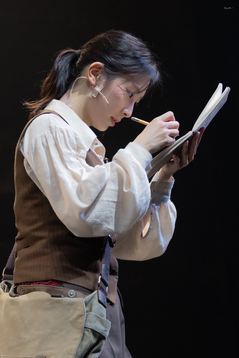 PO_CARI_'s tweet photo. 260826 청새치

스페셜커튼콜 - 「EP.1 어부와 작가」

밀러 #김서연

#포카리샷 https://t.co/2KdsCqmEDL