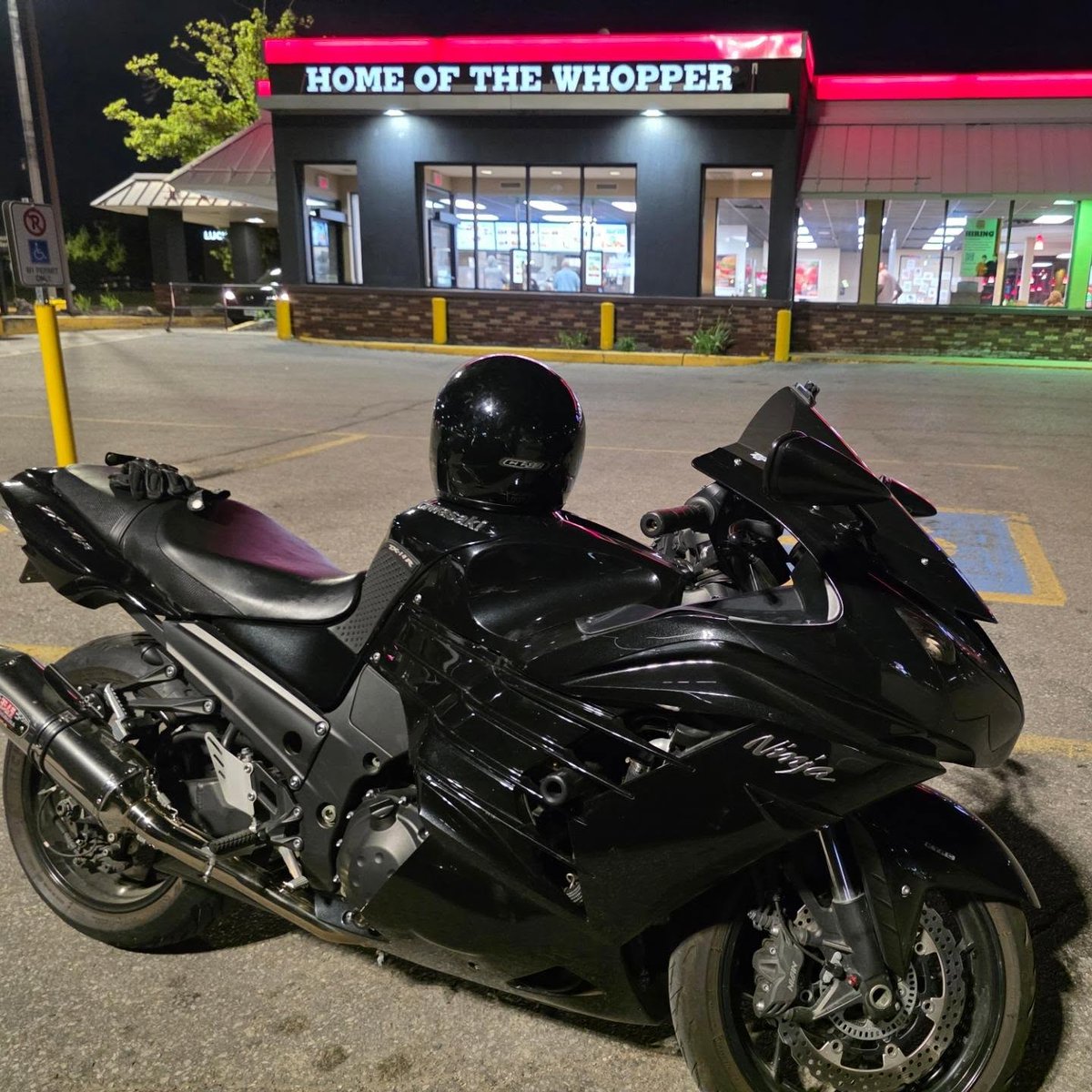 LinseyBawer's tweet photo. When two-wheel and food therapy collide https://t.co/I1OYwNCu1f