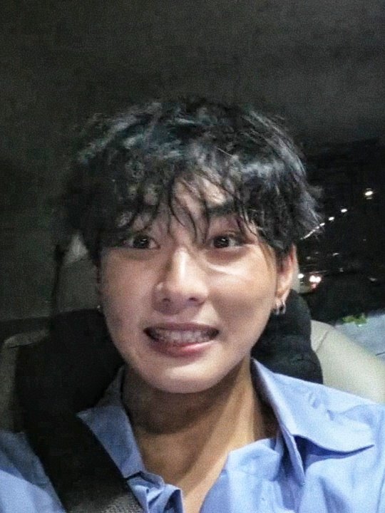 jungwonmy's tweet photo. jungwon and his cutest messy hair ◝◡◜ https://t.co/YIJ2jeSqIR