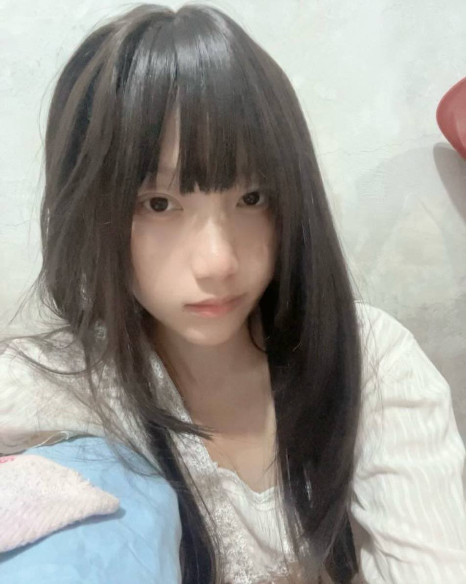 Jeffiyio's tweet photo. 新人刚玩x                                        

马上到大学报到了

谁要锐评准女大的福照 https://t.co/bc9zteIQtC