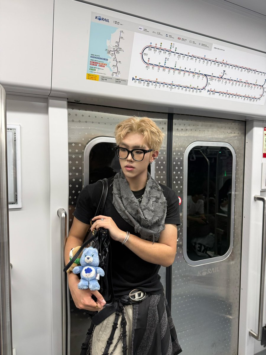 AaronTo98007464's tweet photo. seoul https://t.co/F03Br7cHdt