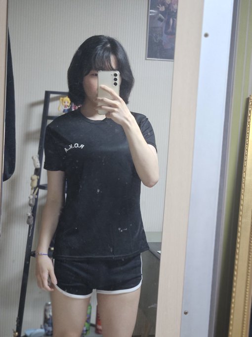 rosemari8scf's tweet photo. #셀카 #몸매 https://t.co/wc5EQsgQZa