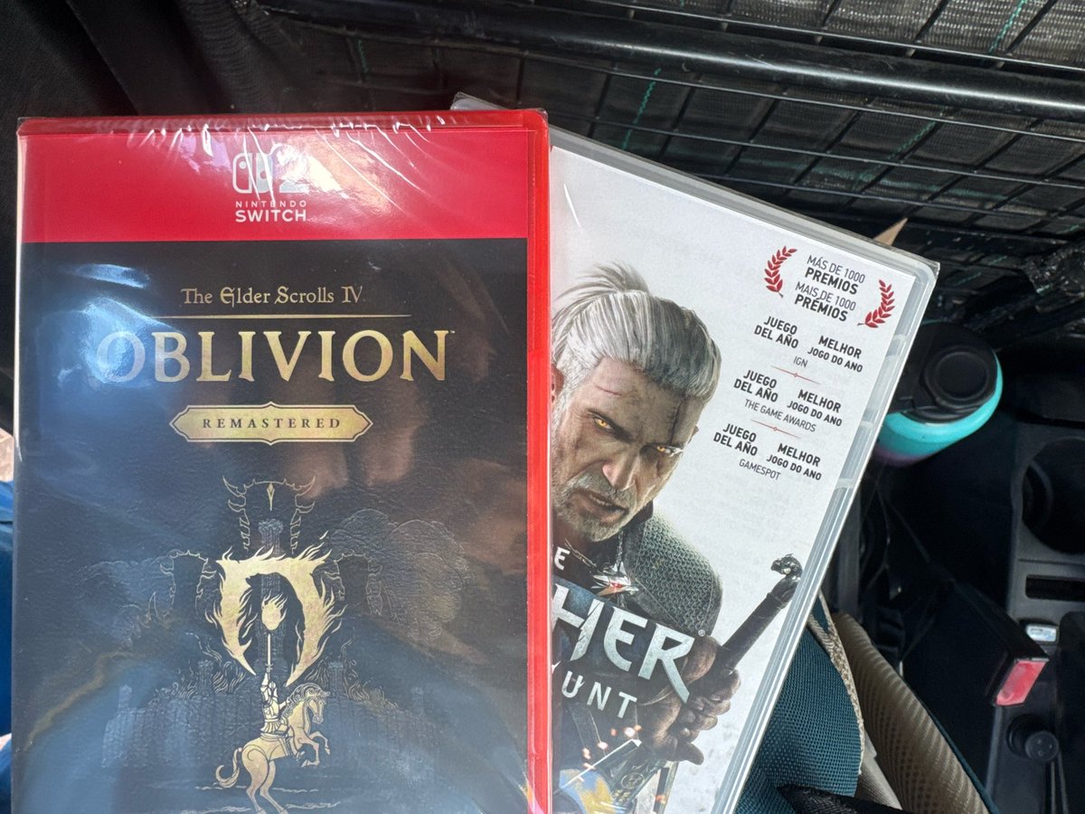 Pegatto98's tweet photo. Por fin tengo el oblivion, era imposible de conseguirlo

Gracias moroso de @VideojuegosGAME por reservar y no pagar.

Tw 3 lo pillé en amazon en ofertas tras el anuncio de upgrade y dlcs gratis para la Switch 2 https://t.co/LTPySN5oDC