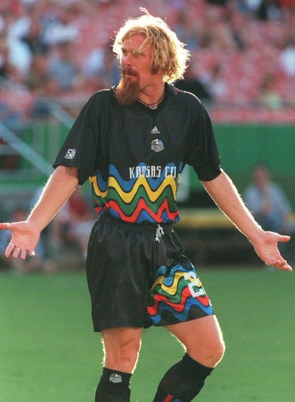 futnostalgico's tweet photo. Só os verdadeiros fãs do Futebol Nostálgico vão lembrar dessa lenda 👀 https://t.co/xMYpa9kgVf
