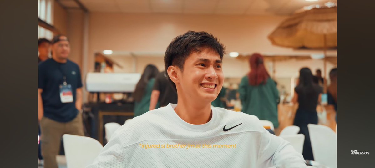 HQueen1234's tweet photo. Our Captain of the ship no other than the one and only JM Ibarra so pogiiiiiiii 😍😍😍

He is injured, but still showed up, played, and SLAYED🔥⛹️💛 https://t.co/p7kCJRi0nl
