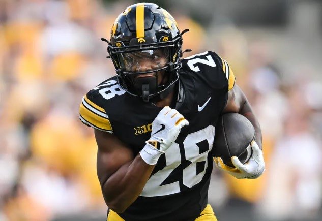 HawkeyeInsider_'s tweet photo. Sources: Iowa may have the best RB duo nobody is talking about.

Kamari Moulton: 878 yards despite missing 2 games.

L.J. Phillips: 1,921 yards and 19 TDs — led the entire FCS.

Two 211-pound backs. Two proven producers.

Good luck tackling that for four quarters. https://t.co/euOKtaAma6