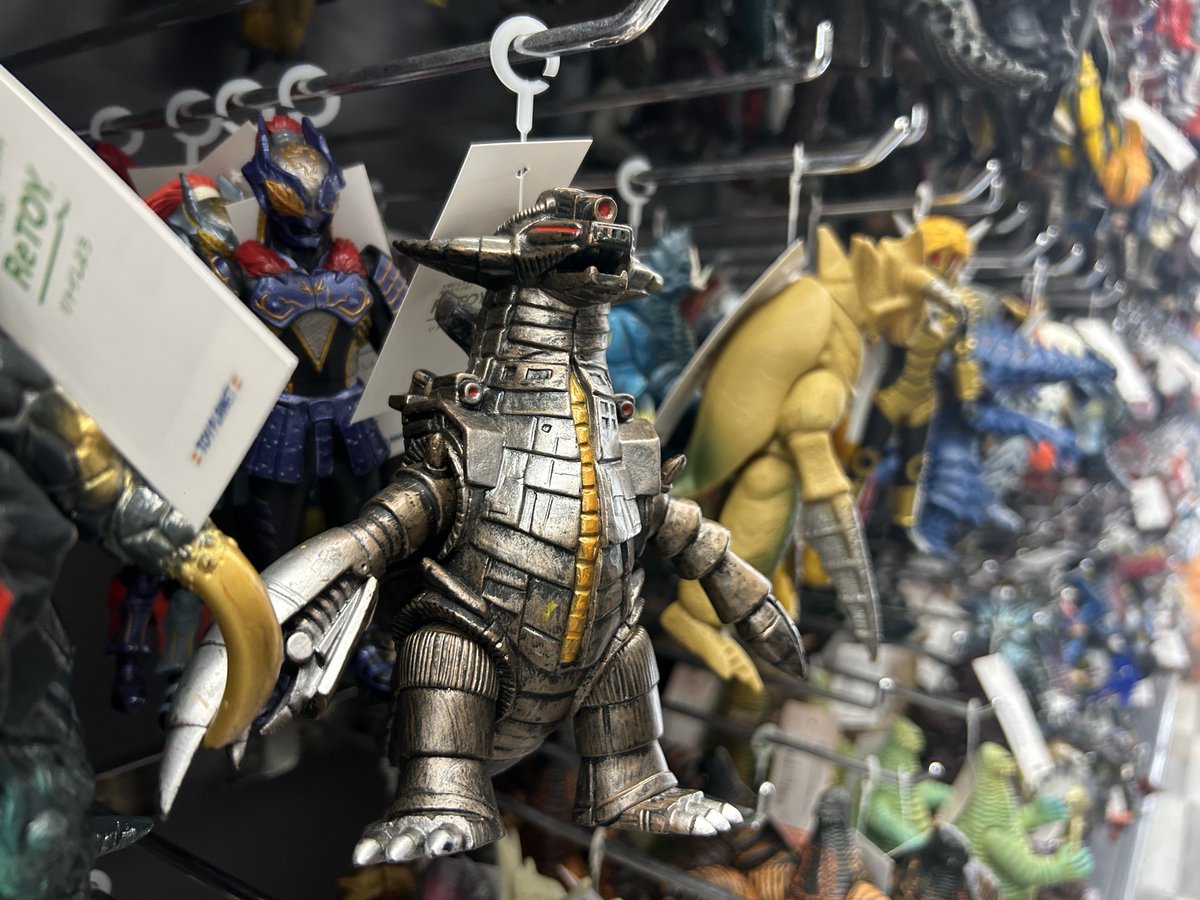 dakki1192's tweet photo. トイプラネット藤岡店にて大物眠ってた。
ウルトラマンソフビを探すにはオススメ‼️

#ウルトラマン #ソフビ
#トイプラネット　#円谷プロ https://t.co/7dbNl3rYeX