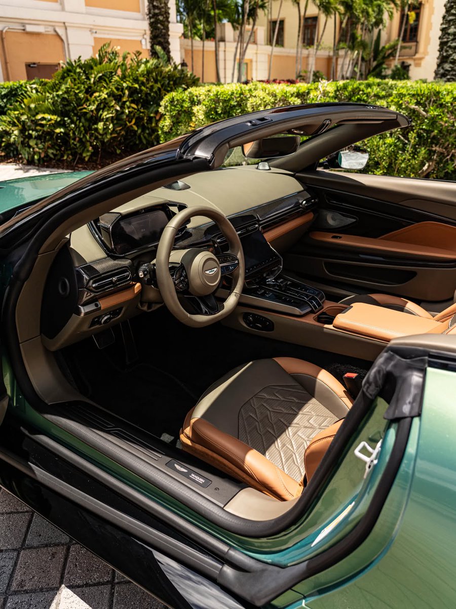 competitionreal's tweet photo. Aston Martin Vanquish 💚 https://t.co/IBmnqA3dkG