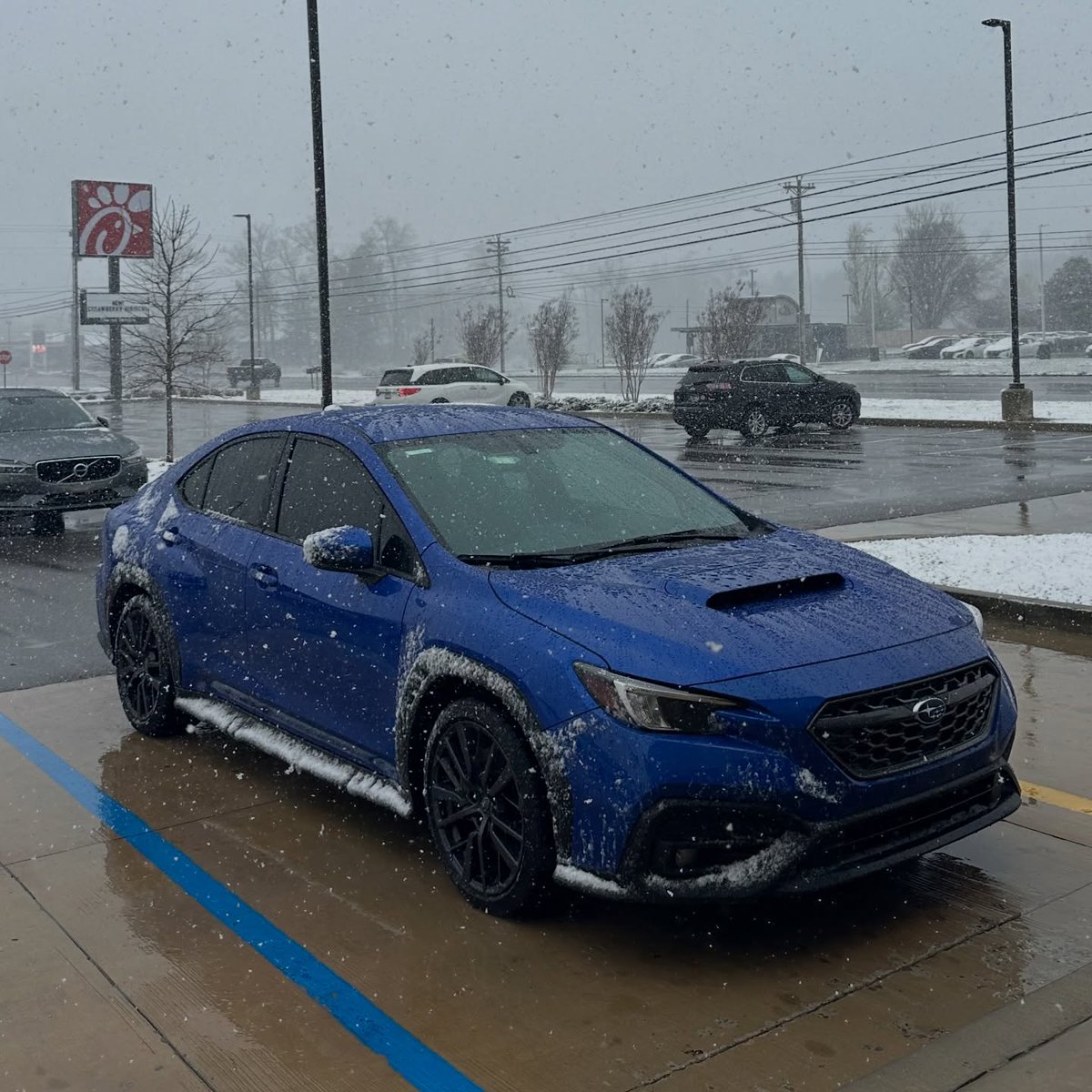 EstebanBatgk's tweet photo. First snow day with the Subie. https://t.co/CwfAj9xV3A