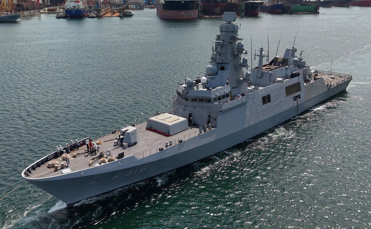 Gulf_Arab_Pak's tweet photo. 🇹🇷⚔️🔥 Turkish I‑Class Frigates — VLS Comparison

The difference in Vertical Launch Systems (VLS) between TCG Istanbul and TCG Izmir is striking:💪👀

This upgrade transforms Izmir into a long‑range strike platform, extending Türkiye’s naval reach deep into the region. ⚔️🔥 https://t.co/4Er6RTIQTR