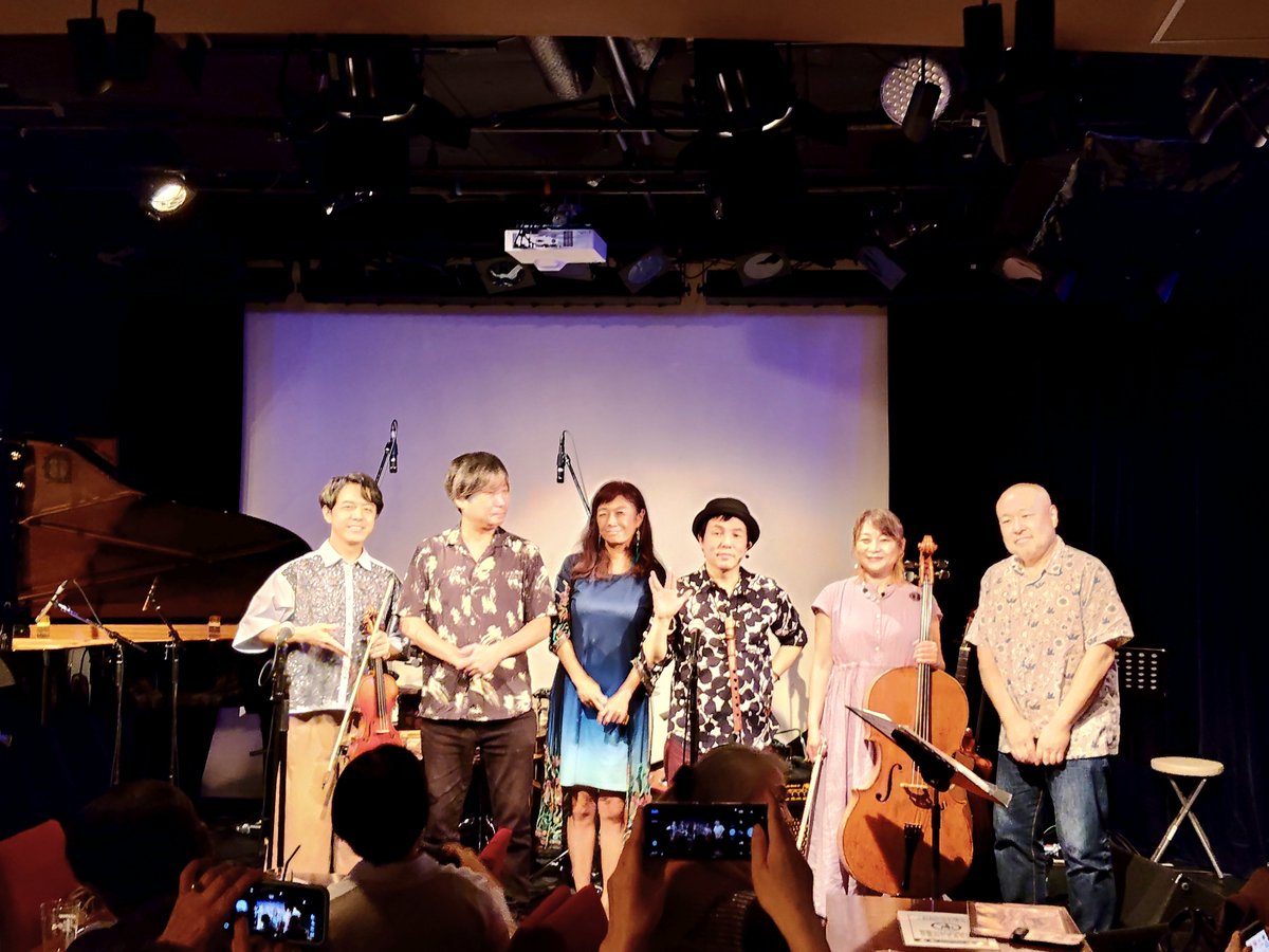 soundwave_y's tweet photo. Alasの1stアルバム発売記念ライブ！南米の名曲が美しいアレンジで、なんとも贅沢な時間でした。リズムも楽しい。やっぱりLIVEはいいなあぁぁ。 https://t.co/wM7FBqZ3sZ