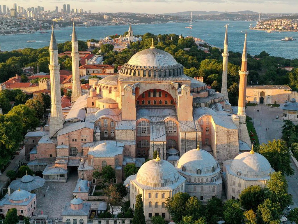 pirisforb's tweet photo. @closed__user @KirmiziKoseMMA That's because it is not a church u d0xmb 4ss n1gg4. How many mosques with minarets have you seen in your life? Lol. https://t.co/eBIg5ao9d3