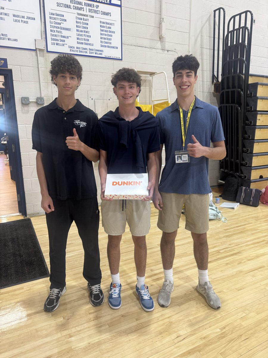 7Hills_MSoccer's tweet photo. Shutouts = Donuts! 
Congrats to Ricky, Grey and Dylan for their work in goal. 8 total JV &amp; V games combined 6 total shutouts. https://t.co/Qs1hX70vrN