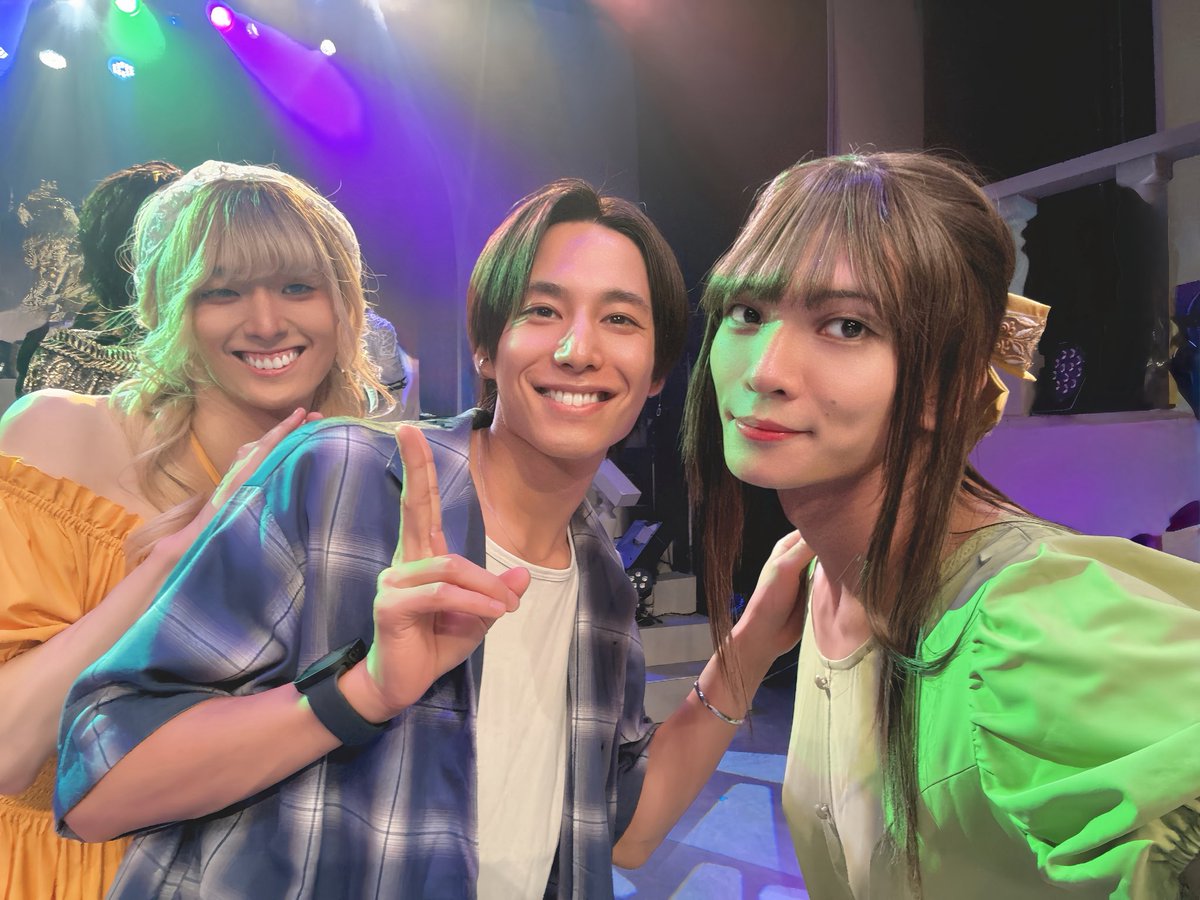 arataryuzaki01's tweet photo. #王ステ 7作目の｢葬列の王｣で主演だった真一さんとちょうどお写真撮れました。

この姿を見て懐かしく思ってくれました。

また飲もうね💋
#黒の王2026 https://t.co/Va0ZWsLFWZ