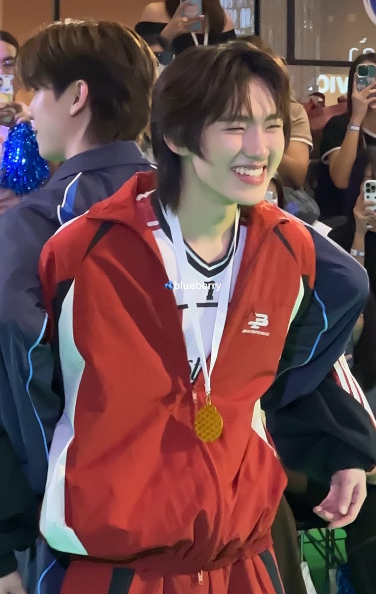 dablueinmyheart's tweet photo. นักกีฬาทีมสีแดงยิ้มตาปิดเยยน้ะ ㅠㅡㅠ https://t.co/ri03ogh8nW