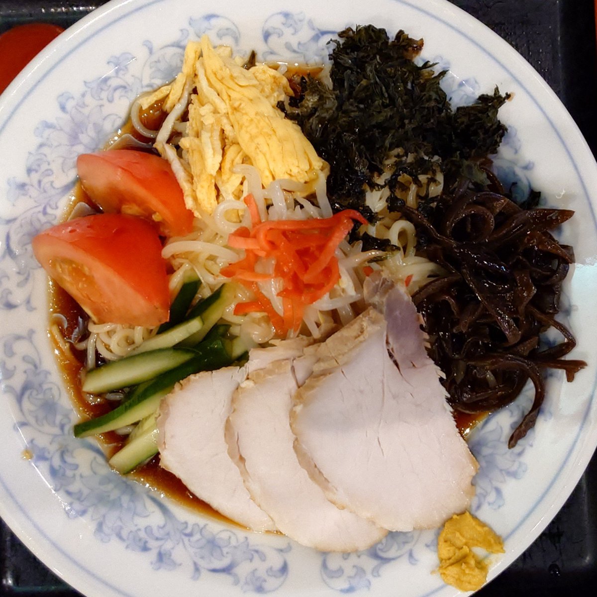 1otsu_gif's tweet photo. 新横浜ラーメン博物館内
こむらさき
くまもと冷麺

#ラーメン
#ramen 
#ラーメンポリス 
#ramenpolice https://t.co/luFW2N3XPI