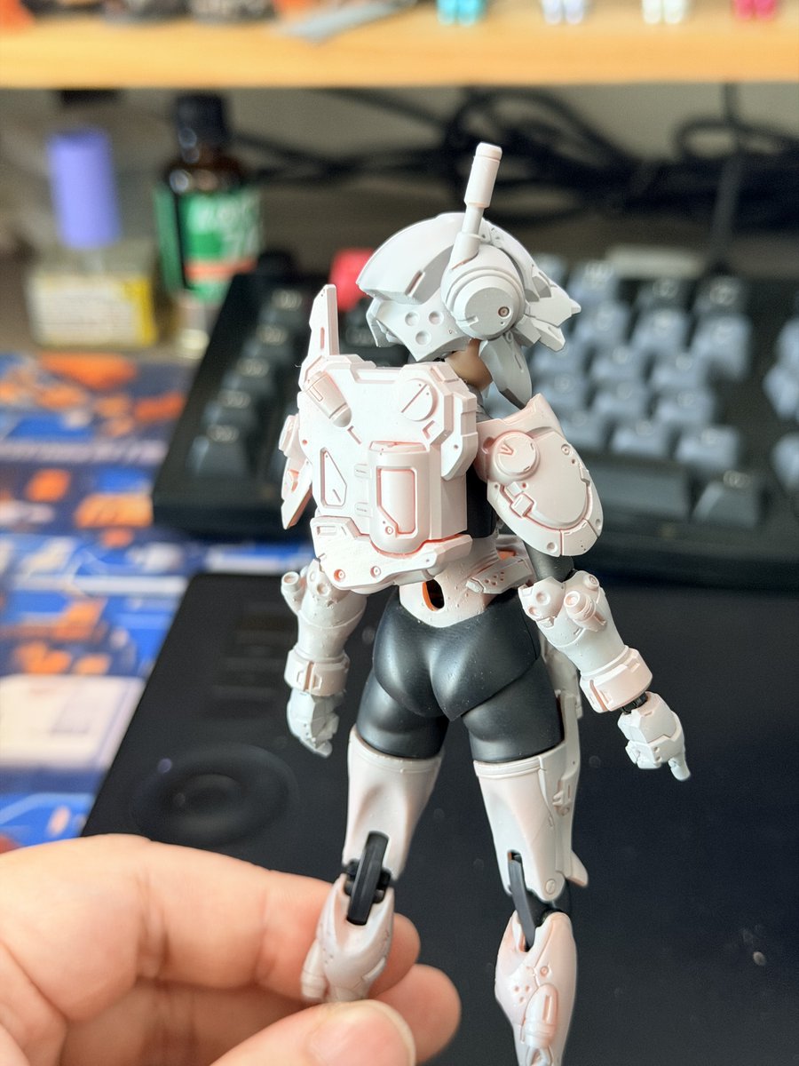 flying_shuimu's tweet photo. 偵察型戦術装甲組み立てテスト
#メガミデバイス #MegamiDevice https://t.co/1c3HjJ3ezF