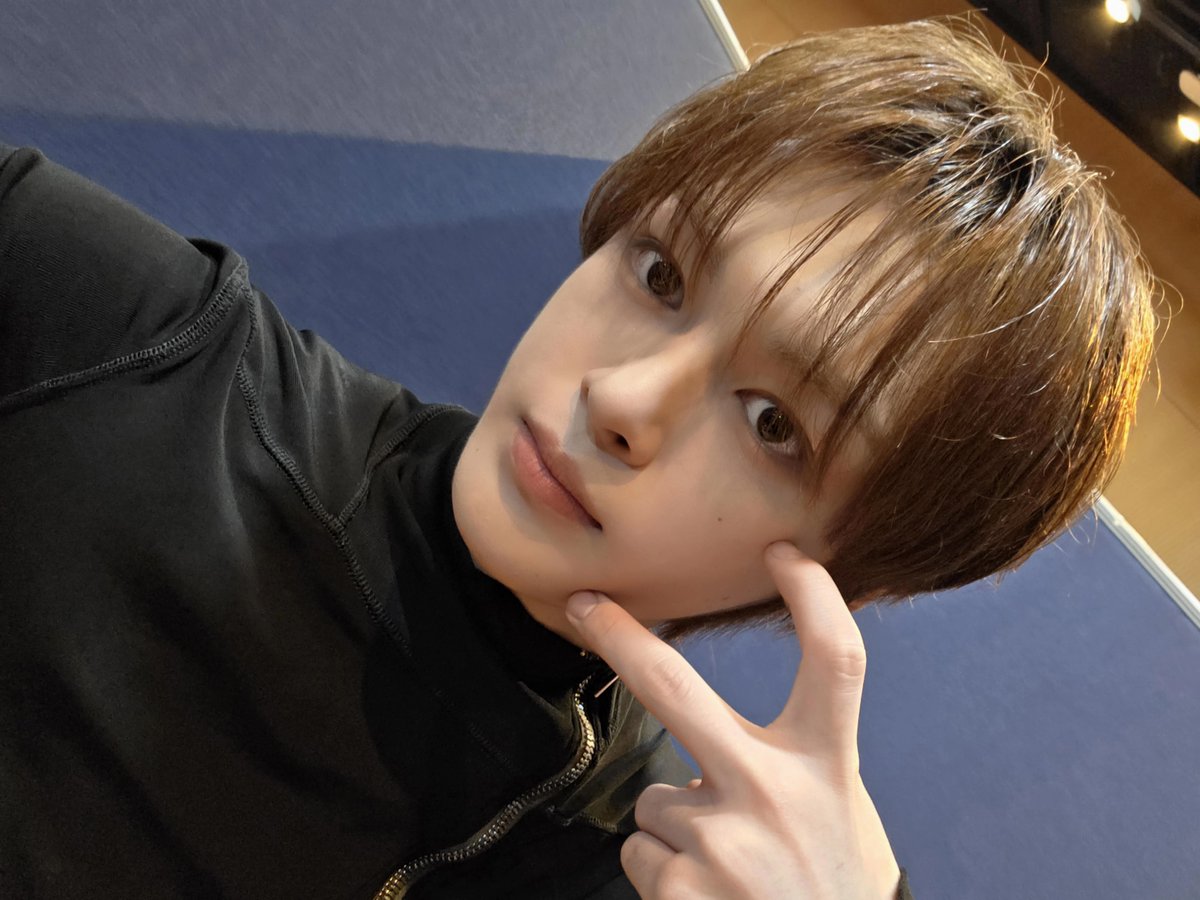 AEN_now's tweet photo. 오늘 첫 음방을 했는데 너무 행복한 추억이 됐어요!! Aneee 응원 덕분에 힘났어요!! 고마워용

#AEN #에이엔 #카이라 #KAIRA 
#에이니 #Aneee https://t.co/esIu19vI8s