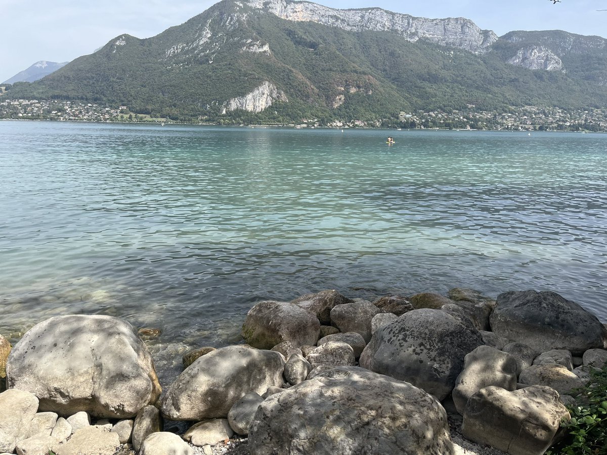 USSEEWV's tweet photo. dans le mm pays y’a ça et puis y’a le 95 de merde là https://t.co/xUvll7dvtK