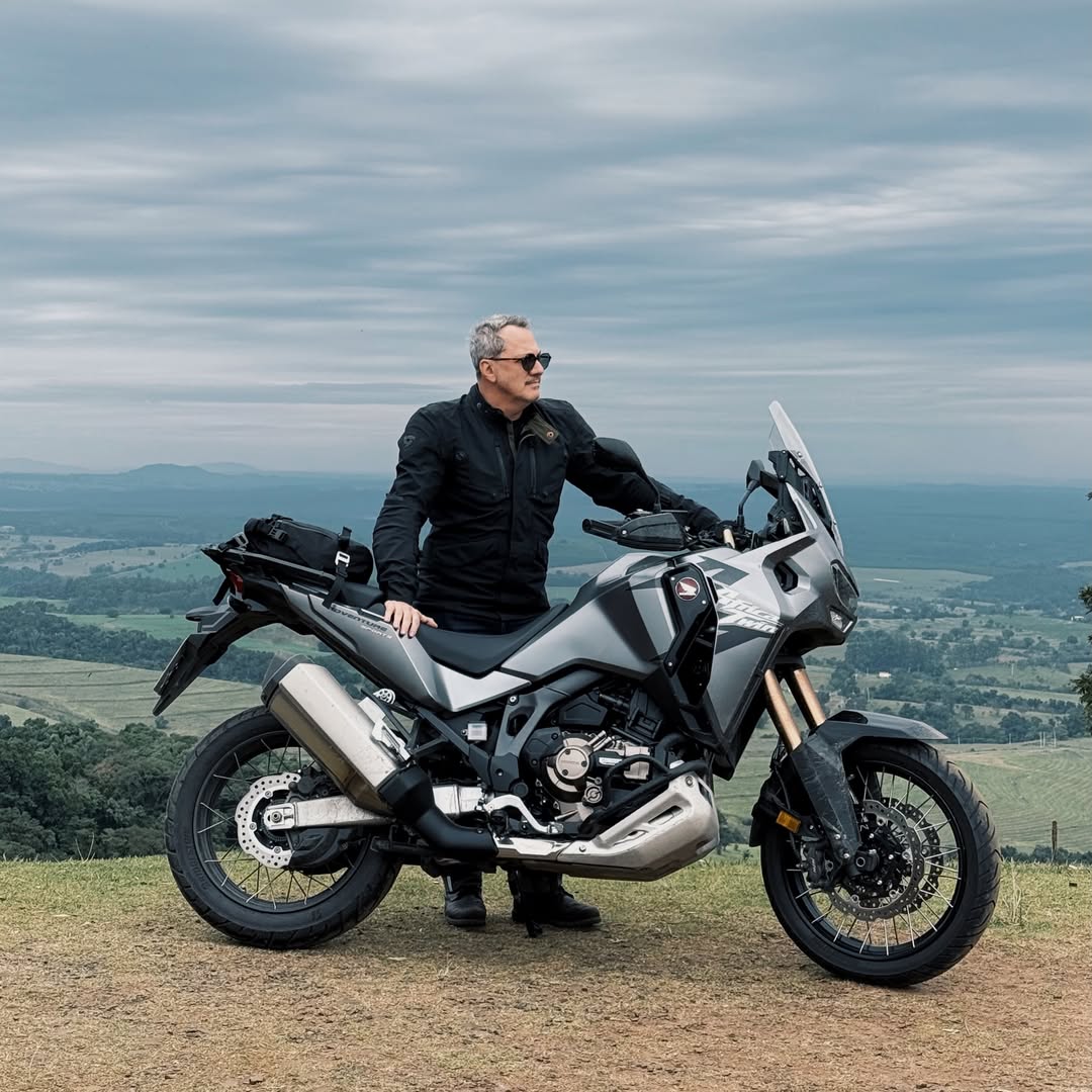 LauraTrencwng's tweet photo. ⚡️Today we headed to Cuesta in Botucatu. We took a break from Castelo and it was worth it: the route was more fun, and the area made all the difference. We stopped at Cuesta Café—the view and coffee made the trip worthwhile. ⚡️ https://t.co/9SoVmmtY3g