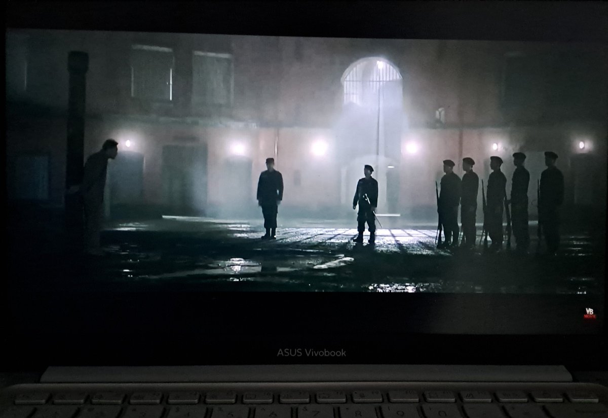99rzrz's tweet photo. maljum nonton horor👻 https://t.co/cYluZXxj24