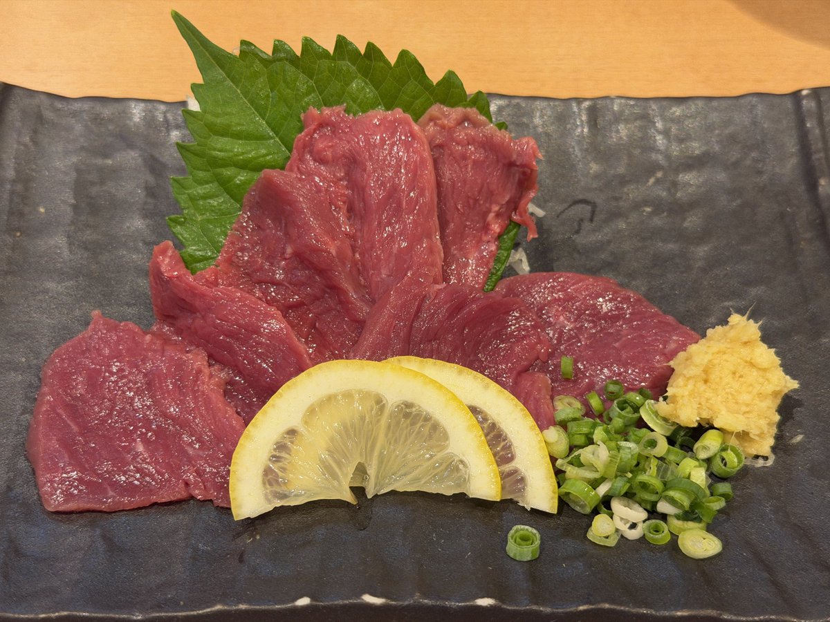 SxAxSxA's tweet photo. 熊本来たら馬刺し食べなきゃねー https://t.co/FSYLgHIvcN