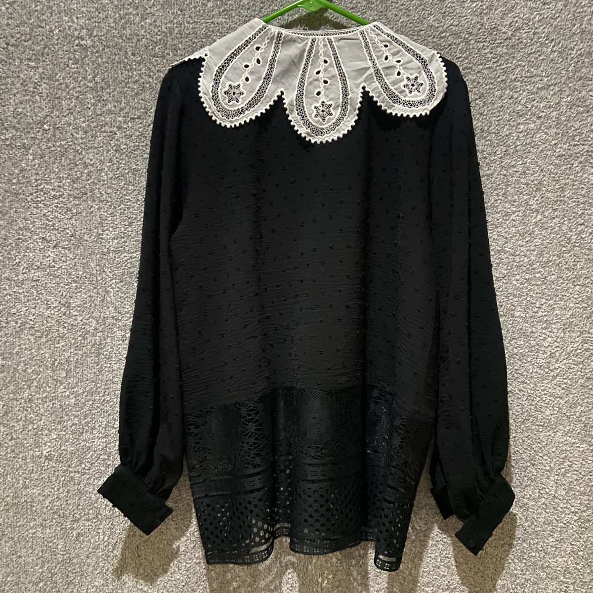 fairiesims's tweet photo. sahara lace shirt (black/hitam)
ld 114, p 70
💰rp 45.000

model baju ada di pic terakhir

🍊 https://t.co/AX6Mi0Bkvh https://t.co/Oa4ric2GTC