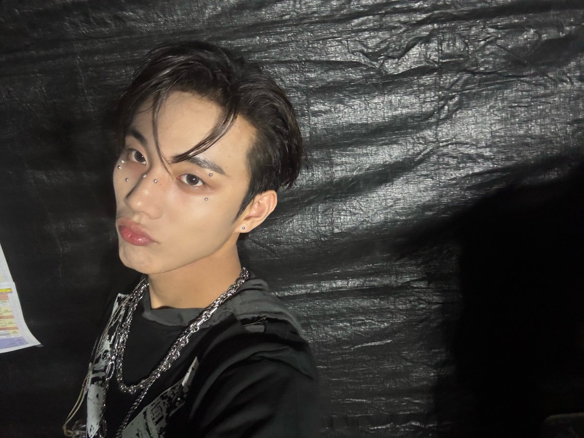 P1H_members tweet picture