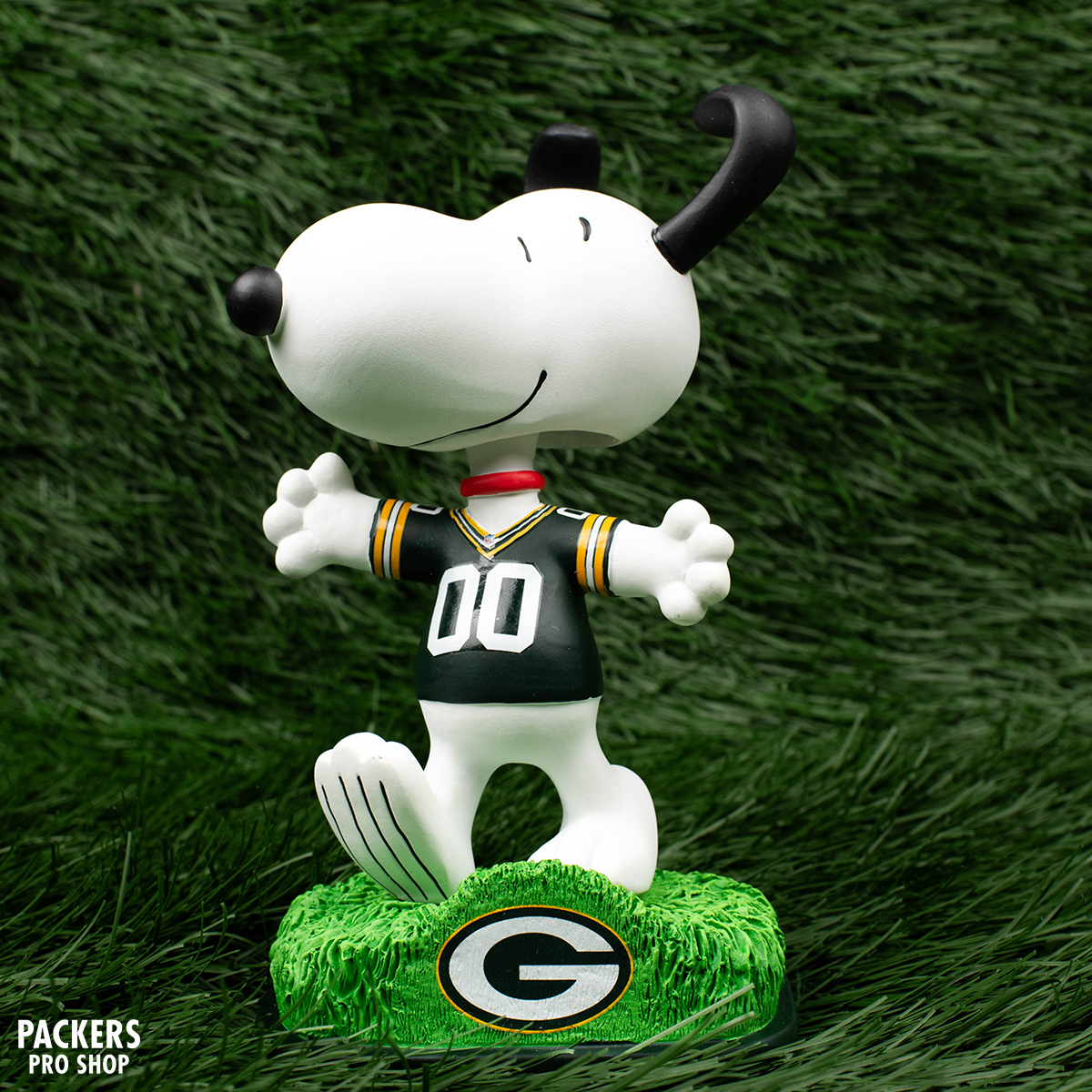 packersproshop's tweet photo. Peanuts and Packers😎 Shop the collection now: https://t.co/FmsWCEtZla https://t.co/AwyHtjtRnd